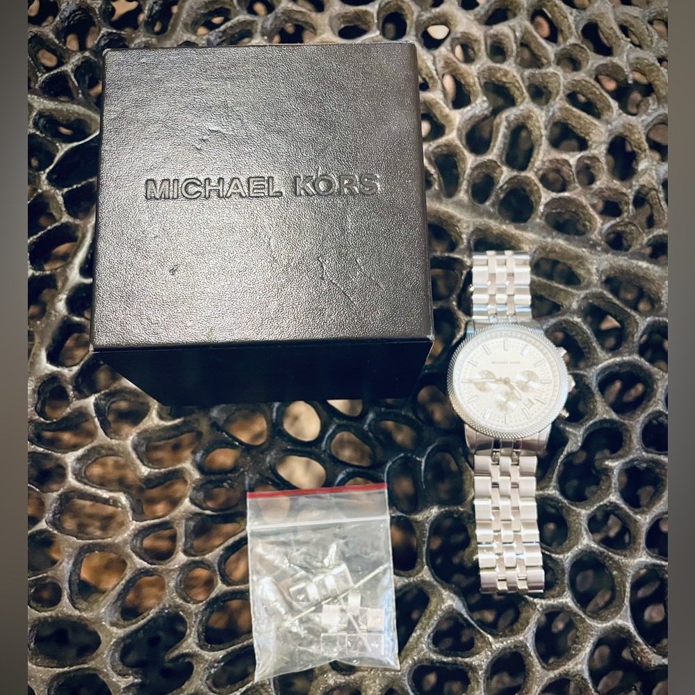 Michael Kors Chronograph Stainless Steel Watch. 38mm. MK-8072